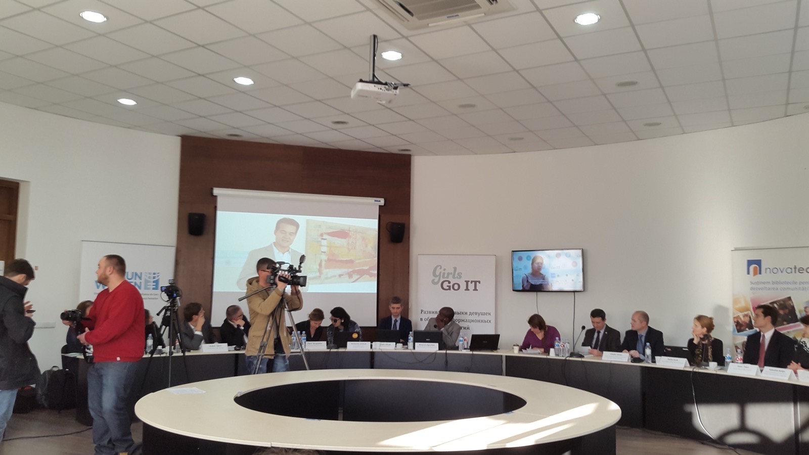 Fotografie de la un eveniment VicandisLux — echipament de conferință și traducere simultană (1/10)
