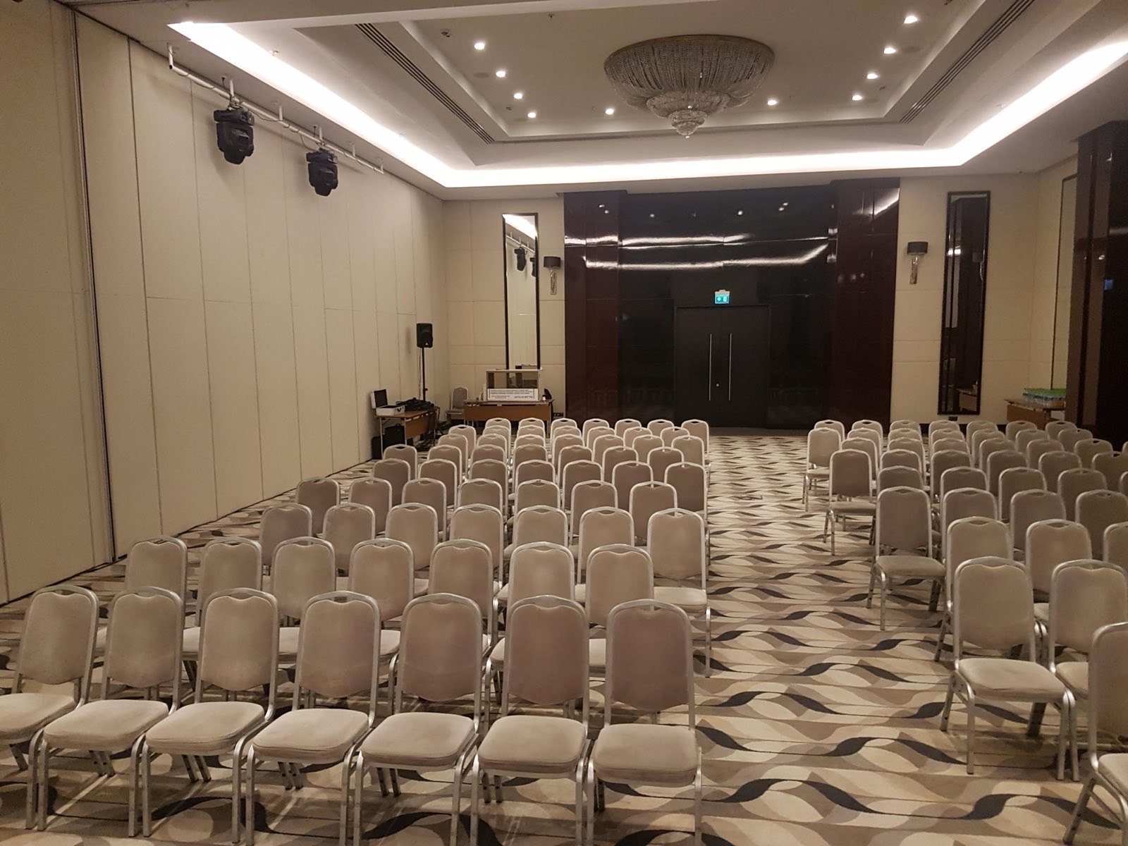 Fotografie de la un eveniment VicandisLux — echipament de conferință și traducere simultană (10/10)